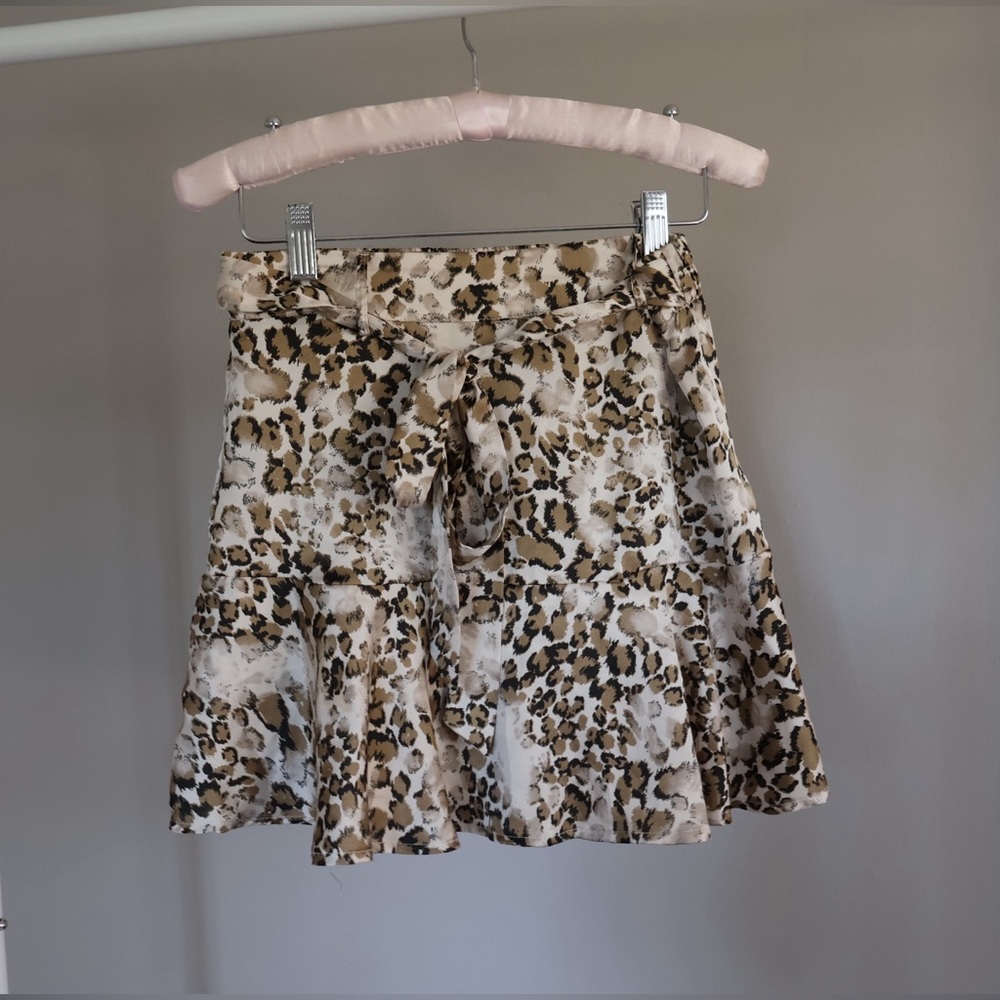 Vestique Leopard Print Silky Skirt Women’s Size Small